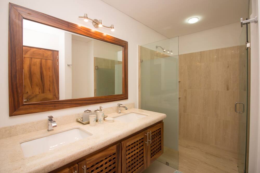 Photo of Bathroom in P Chahue