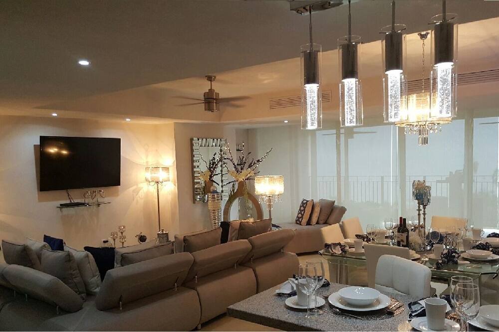 Photo of Livingroom in North Hotel Zone