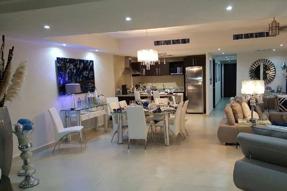 Photo of Livingroom in North Hotel Zone
