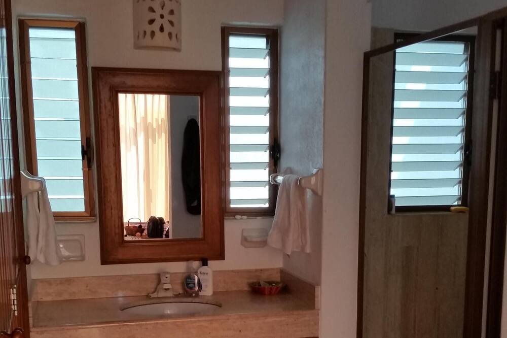 Photo of Bathroom in Club Santiago
