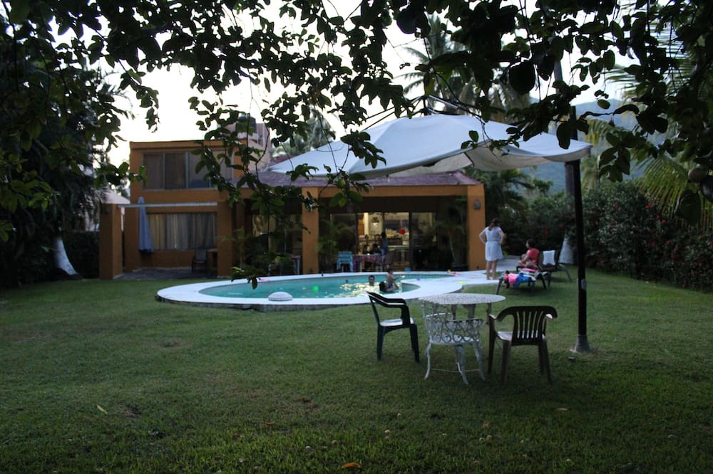 Photo of Outdoor in Club Santiago