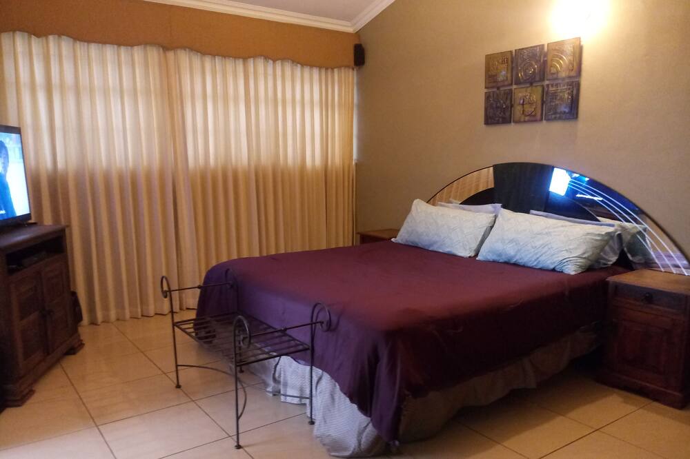 Photo of Bedroom in Santa Lucia Milpas Altas