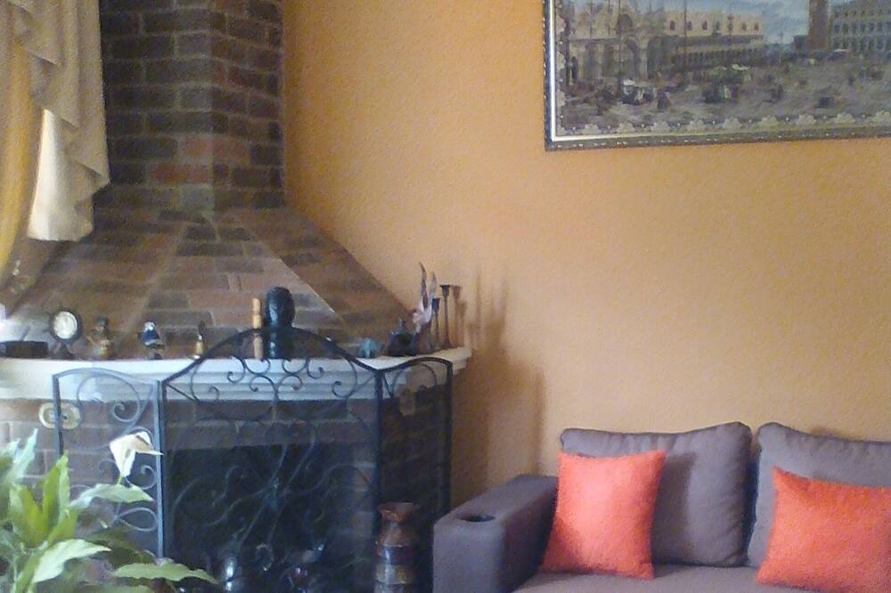 Photo of Livingroom in Santa Lucia Milpas Altas