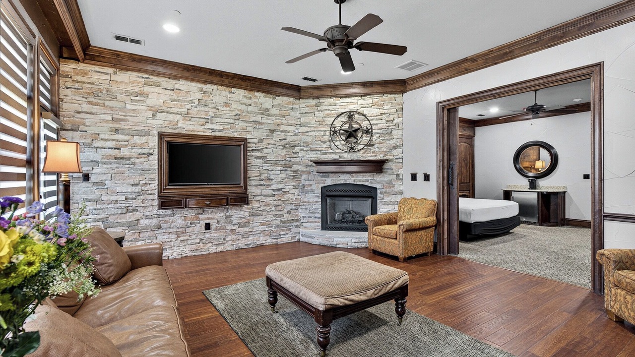 Photo of Bedroom in Glen Rose
