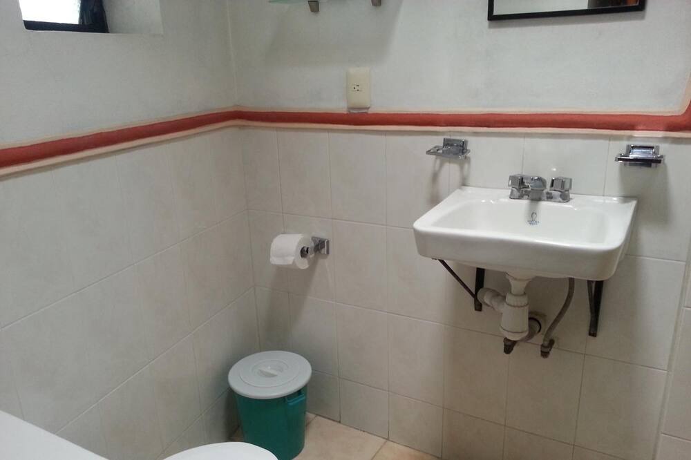 Photo of Bathroom in Jalatlaco