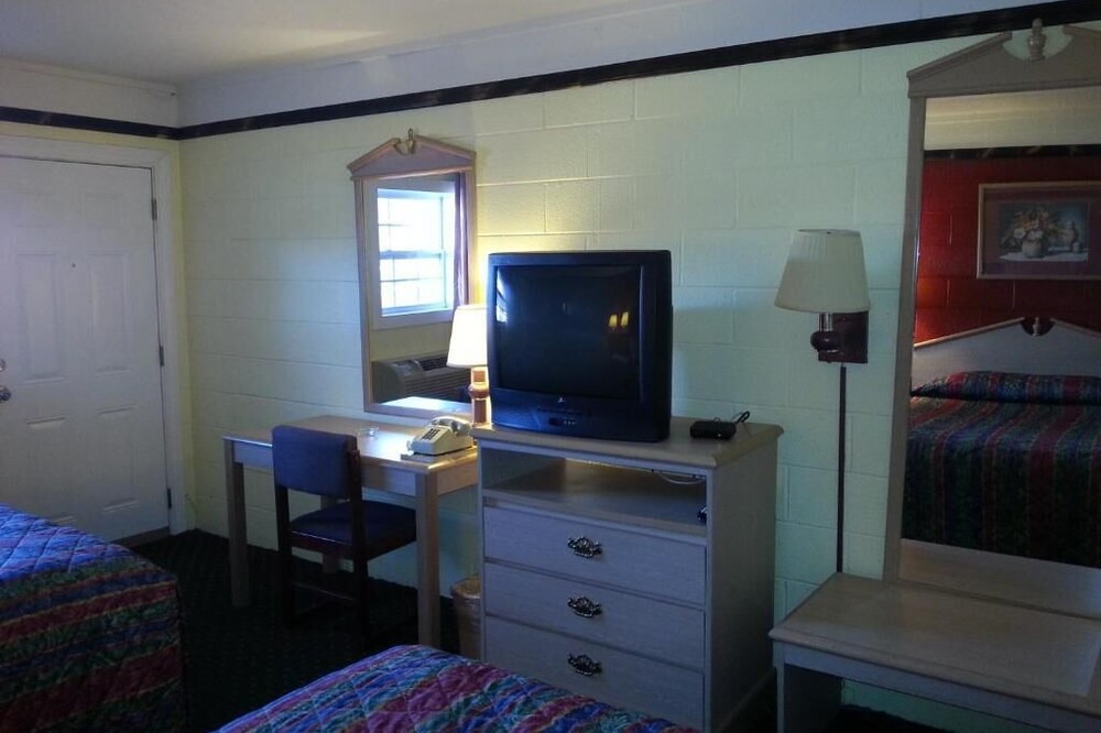 Photo of Bedroom in Elmwood Area