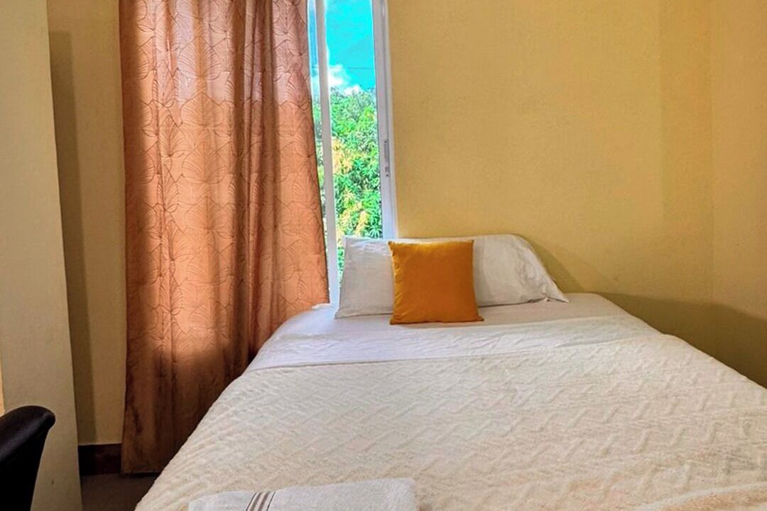Photo of Bedroom in Flores