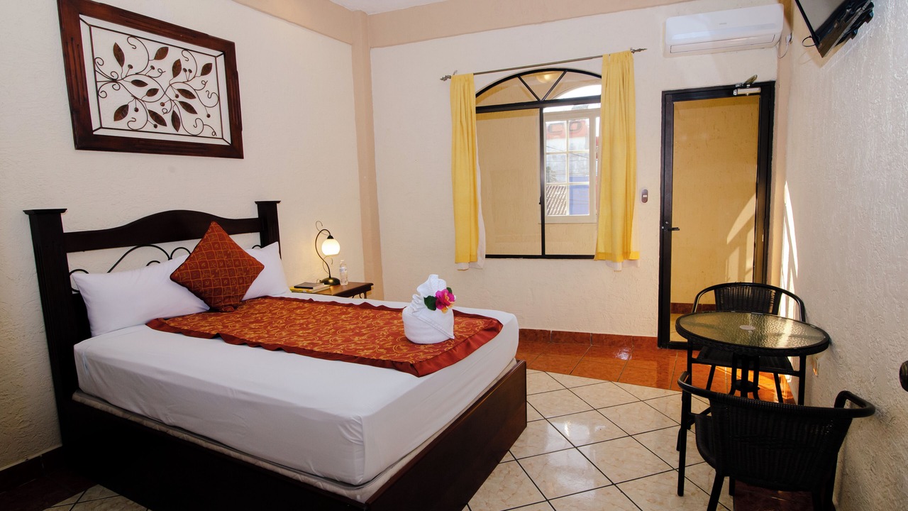 Photo of Bedroom in Flores