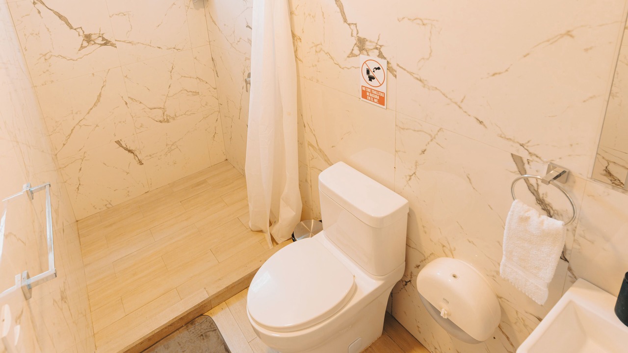 Photo of Bathroom in Zona 10