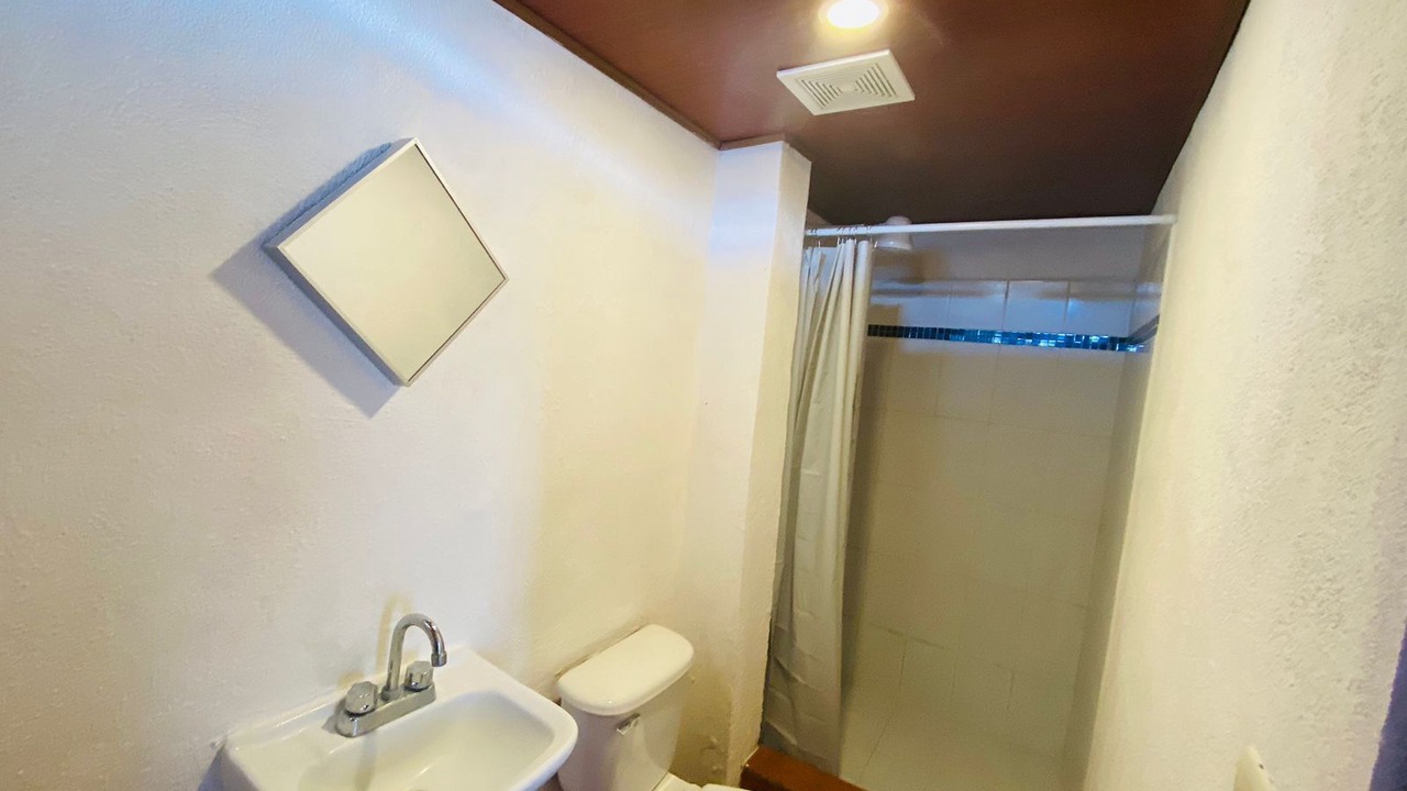Photo of Bathroom in Zona 13