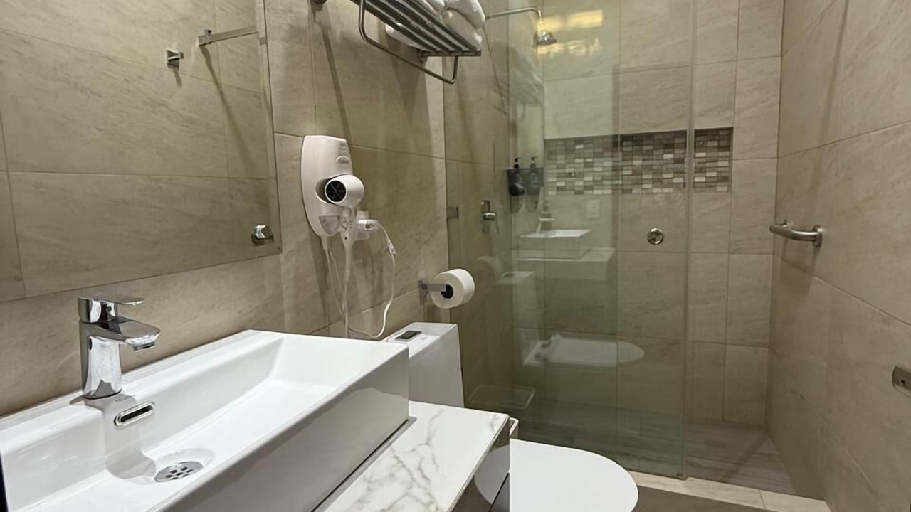Photo of Bathroom in Flores