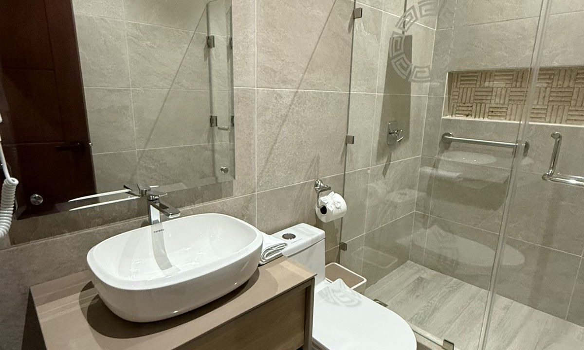 Photo of Bathroom in Flores