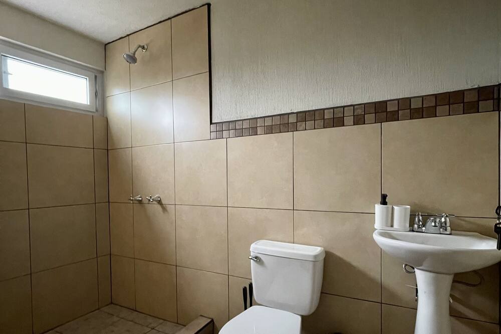 Photo of Bathroom in Quetzaltenango