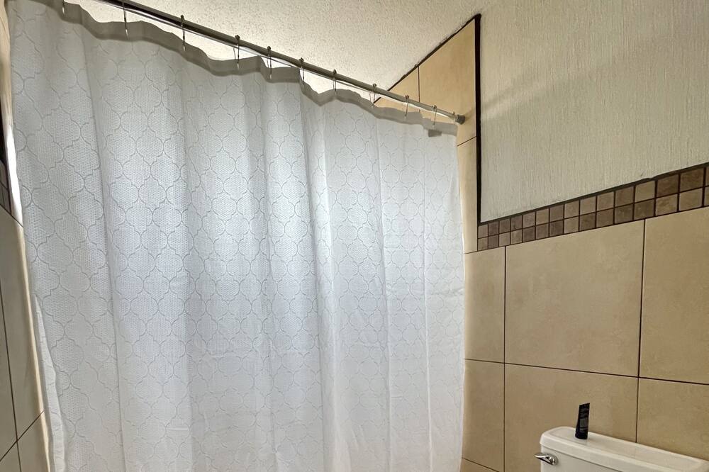 Photo of Bathroom in Quetzaltenango