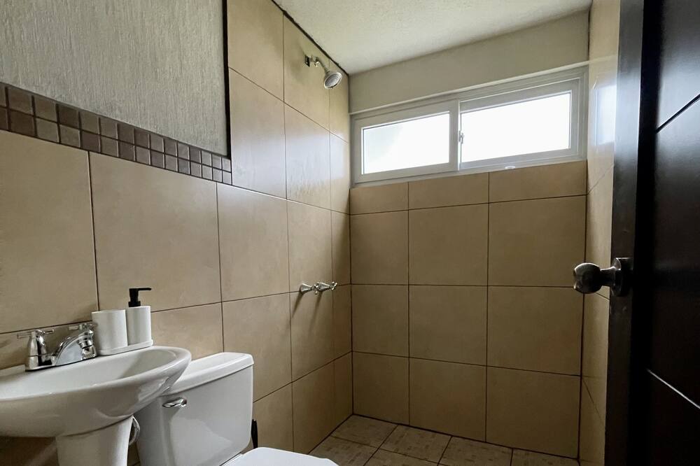 Photo of Bathroom in Quetzaltenango