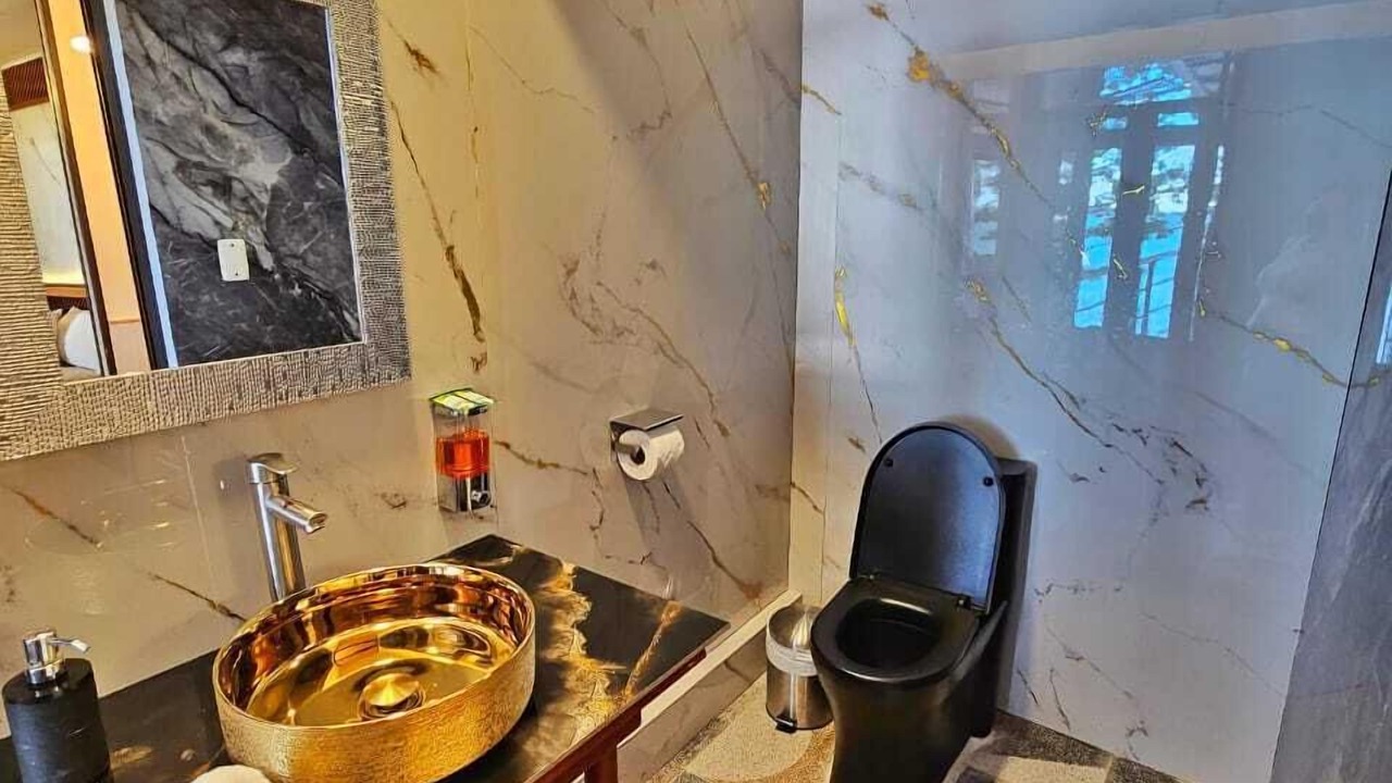 Photo of Bathroom in Flores