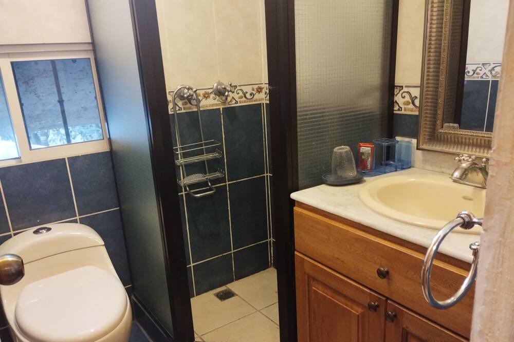 Photo of Bathroom in San Lucas Sacatepequez