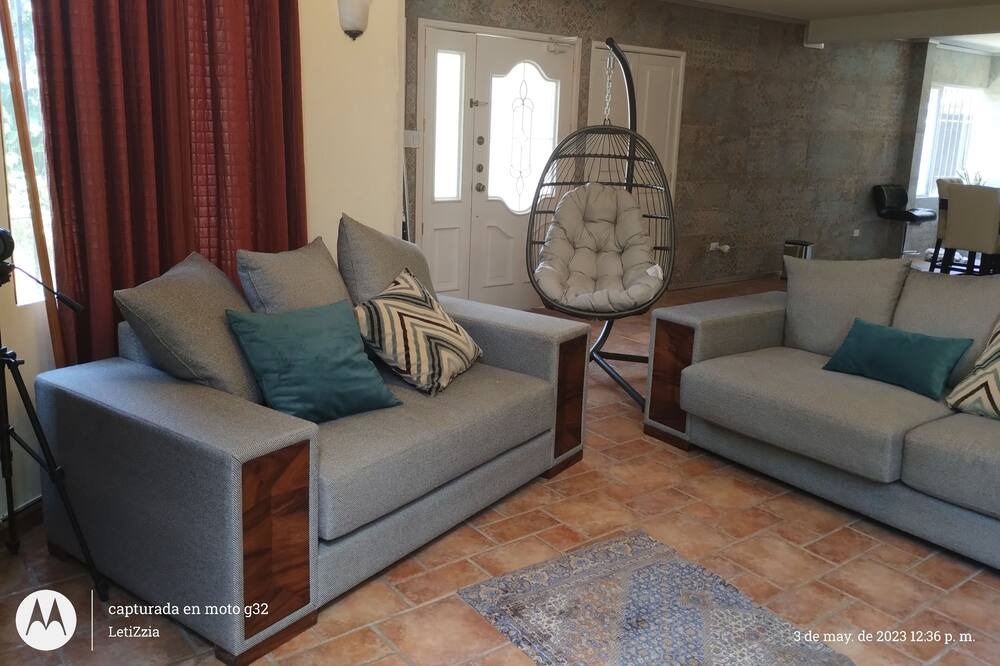 Photo of Livingroom in San Lucas Sacatepequez
