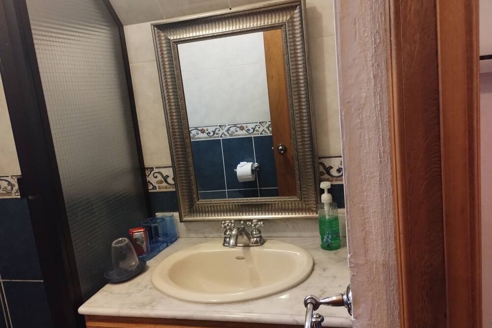 Photo of Bathroom in San Lucas Sacatepequez