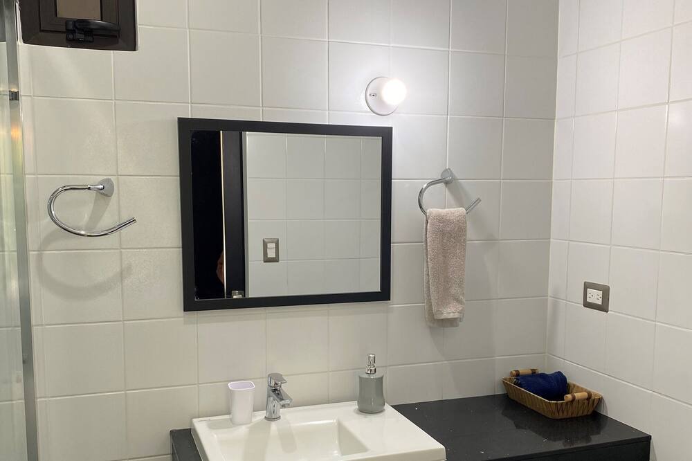 Photo of Bathroom in Zona 16
