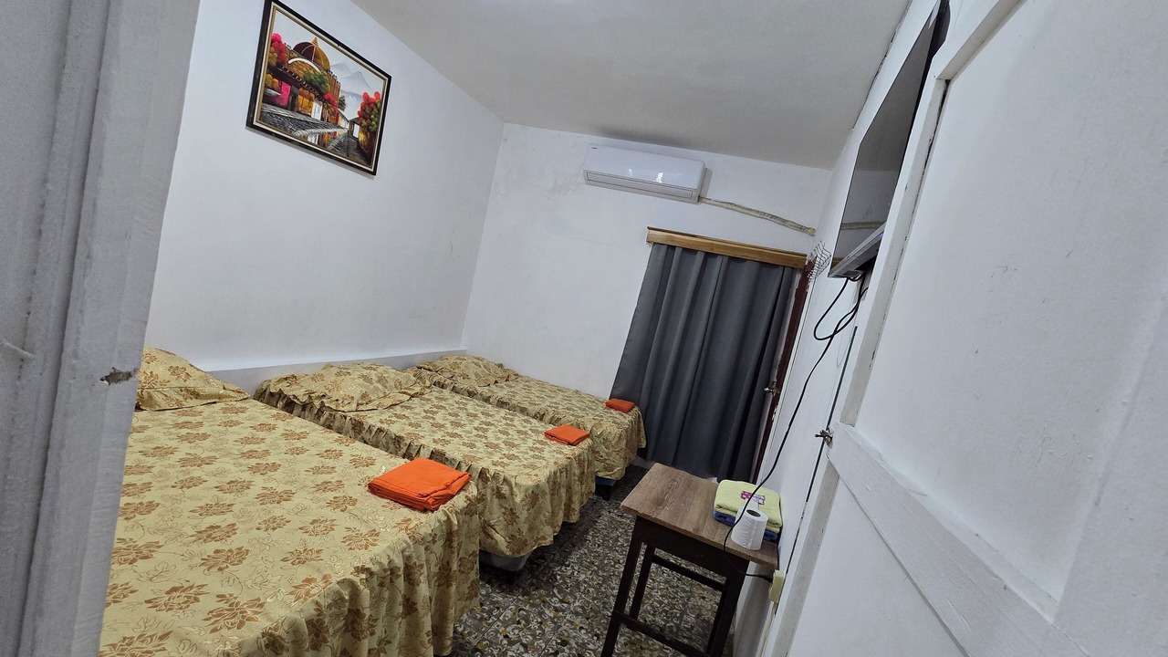 Photo of Bedroom in Flores