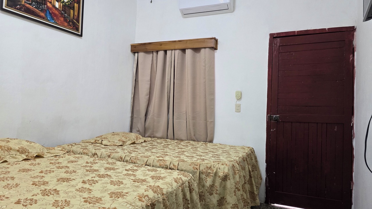 Photo of Bedroom in Flores