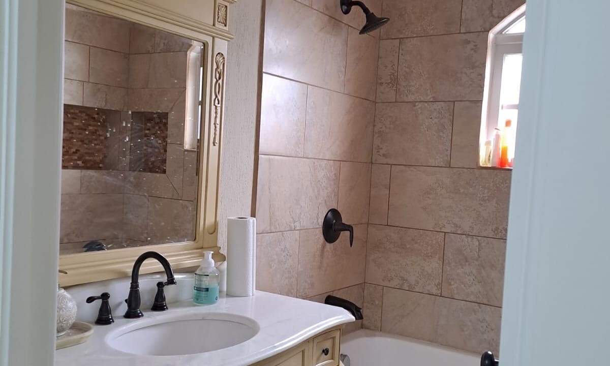 Photo of Bathroom in San Lucas Sacatepequez