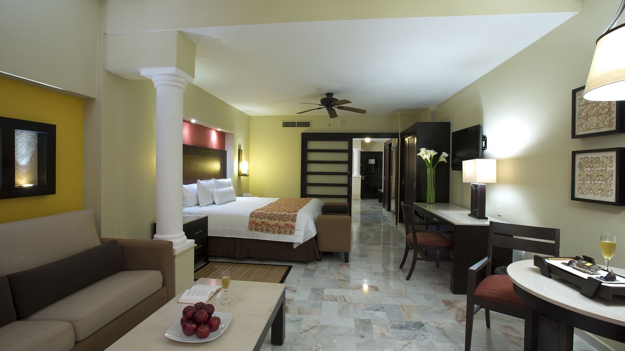 Photo of Bedroom in South Shore Hotel Area