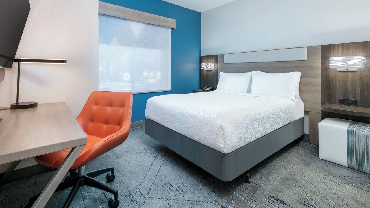 Photo of Bedroom in Park Central