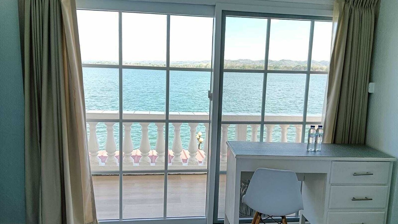 Photo of Bedroom in Flores