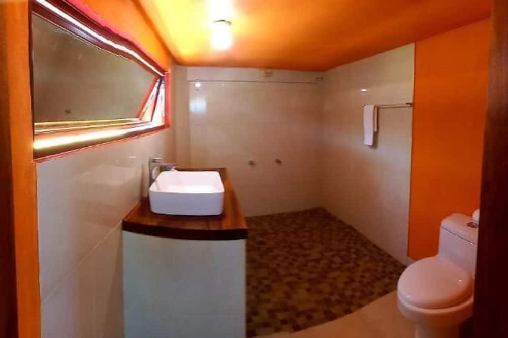 Photo of Bathroom in Jardines del Puerto