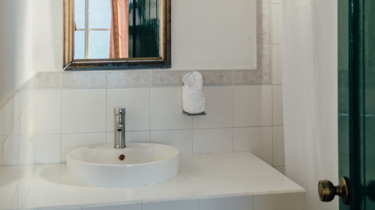 Photo of Bathroom in Flores