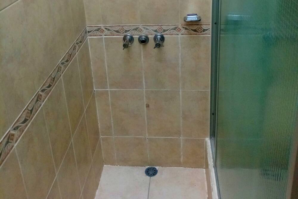 Photo of Bathroom in Zona 13