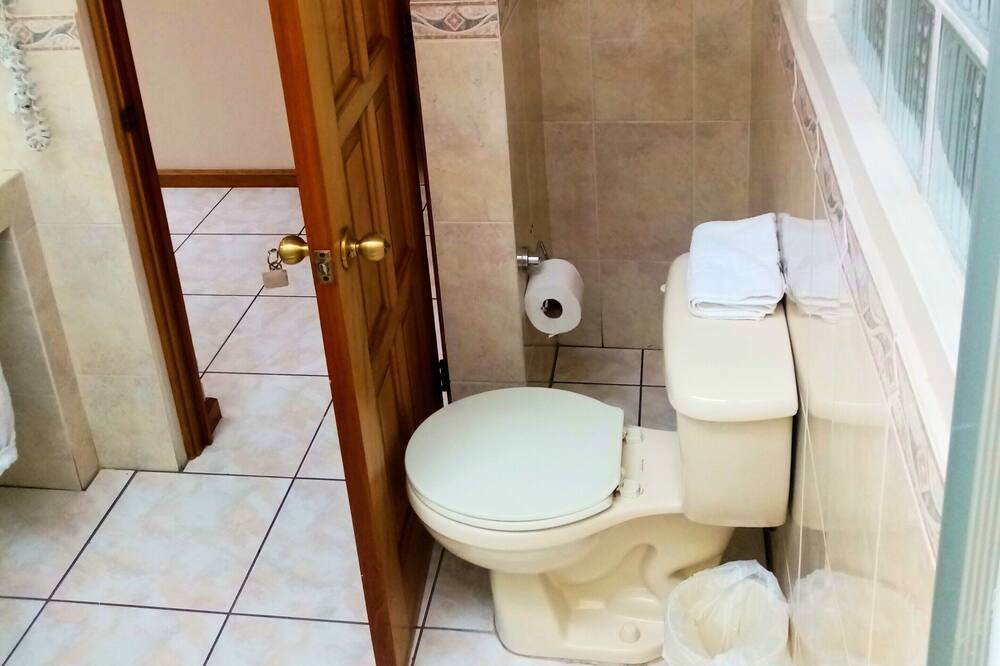 Photo of Bathroom in Zona 13