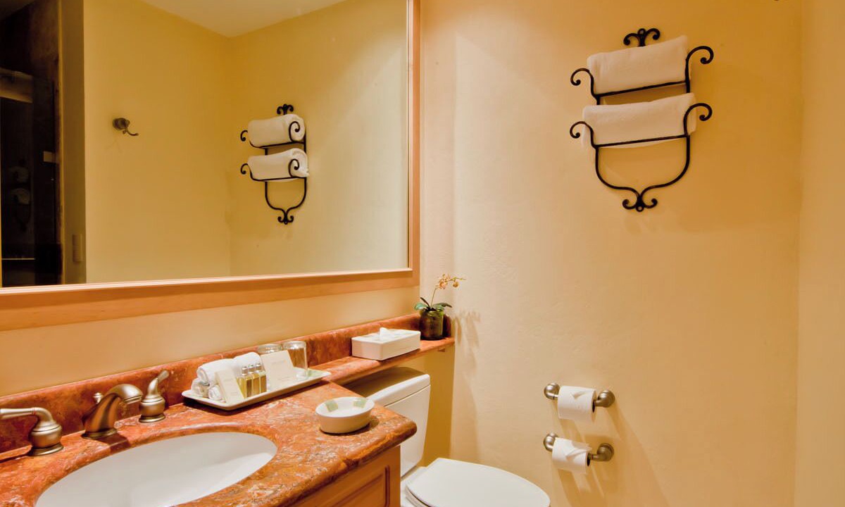 Photo of Bathroom in Flamingos