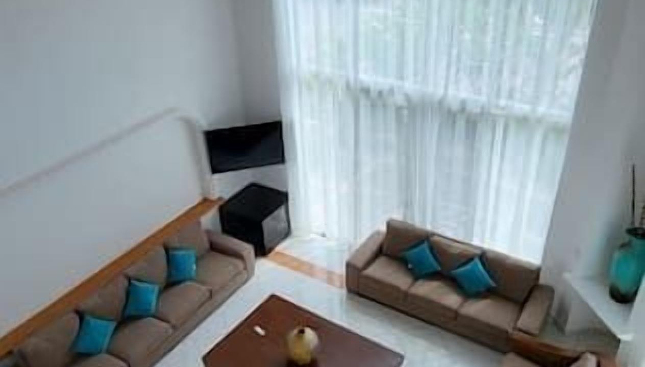 Photo of Livingroom in South Shore Hotel Area
