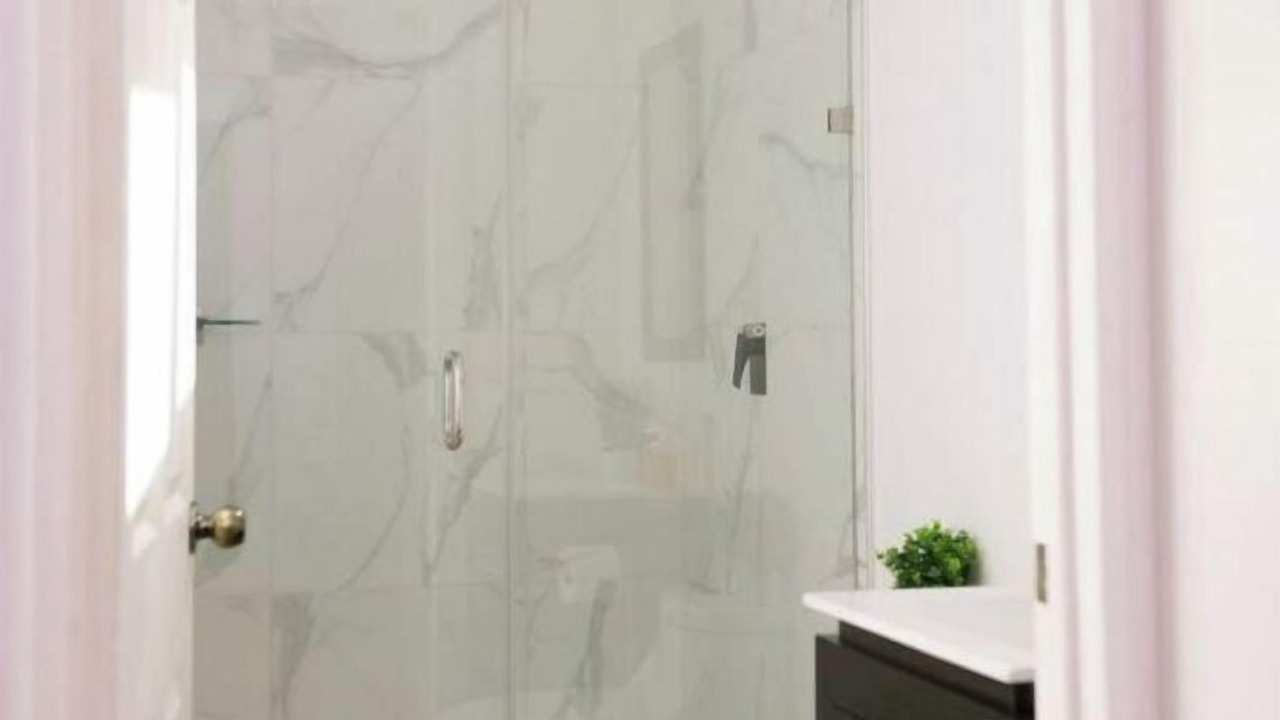 Photo of Bathroom in Flores