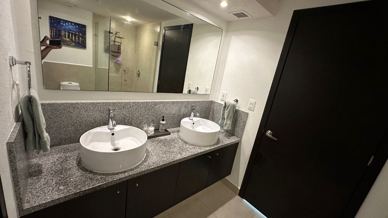 Photo of Bathroom in South Hotel Zone