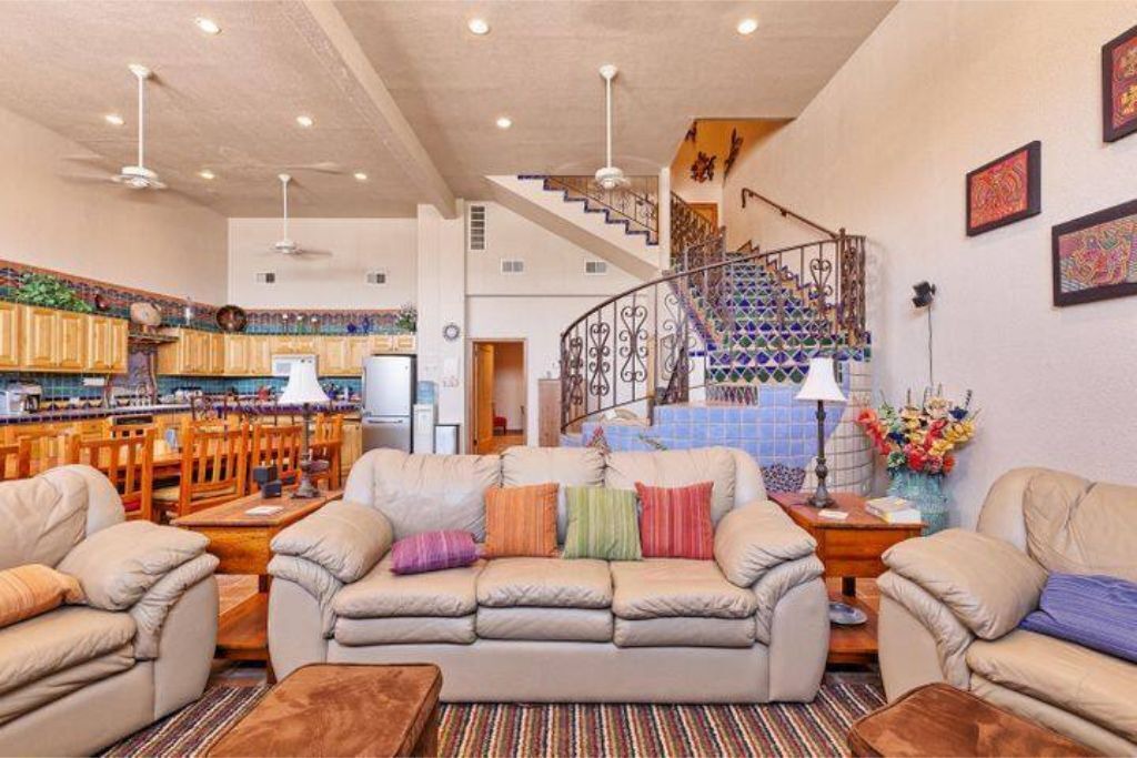 Photo of Livingroom in Cholla Bay
