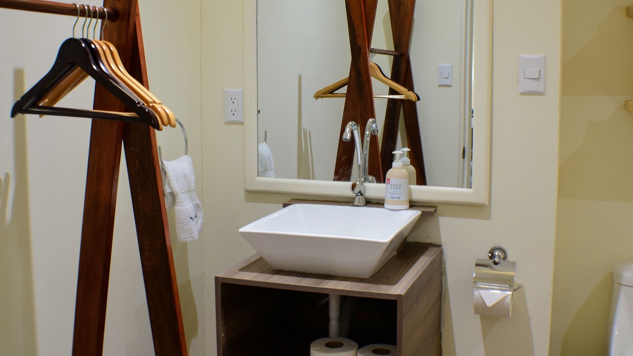 Photo of Bathroom in Flores