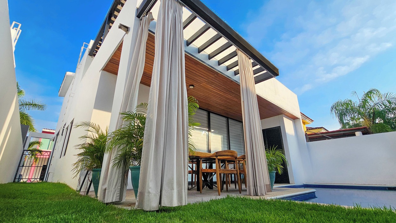 Photo of Outdoor in Flamingos