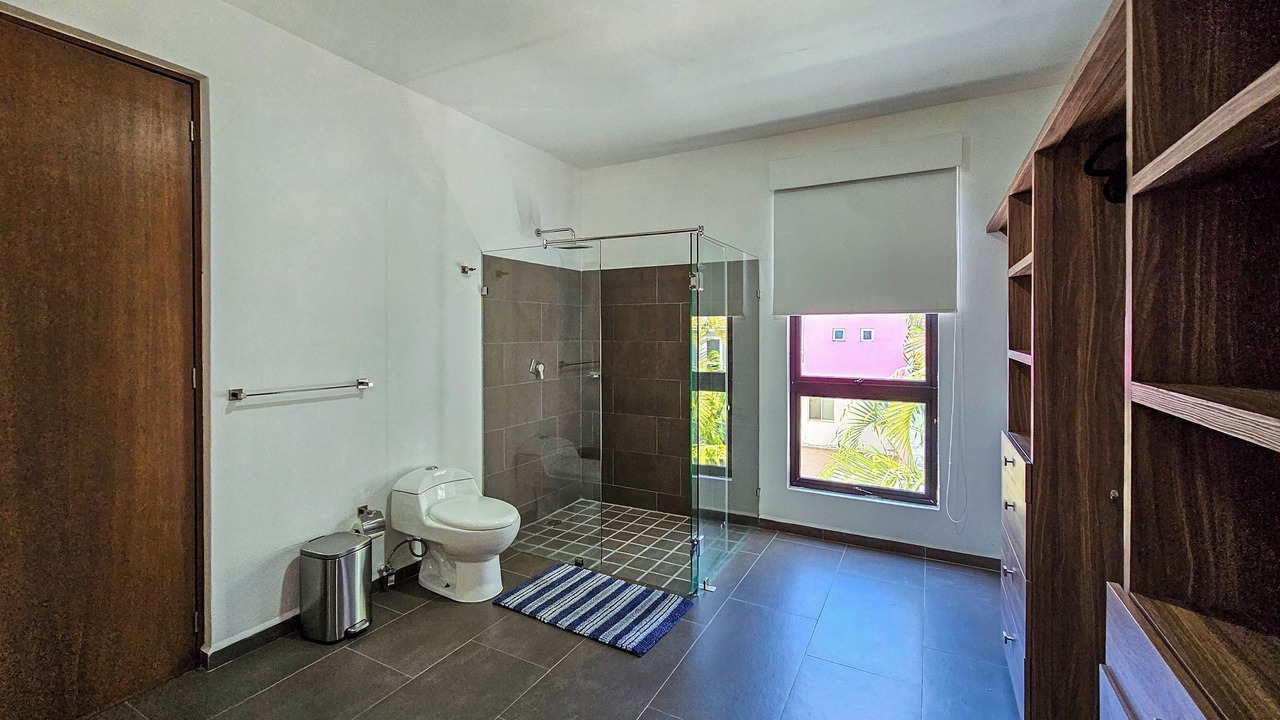 Photo of Bathroom in Flamingos