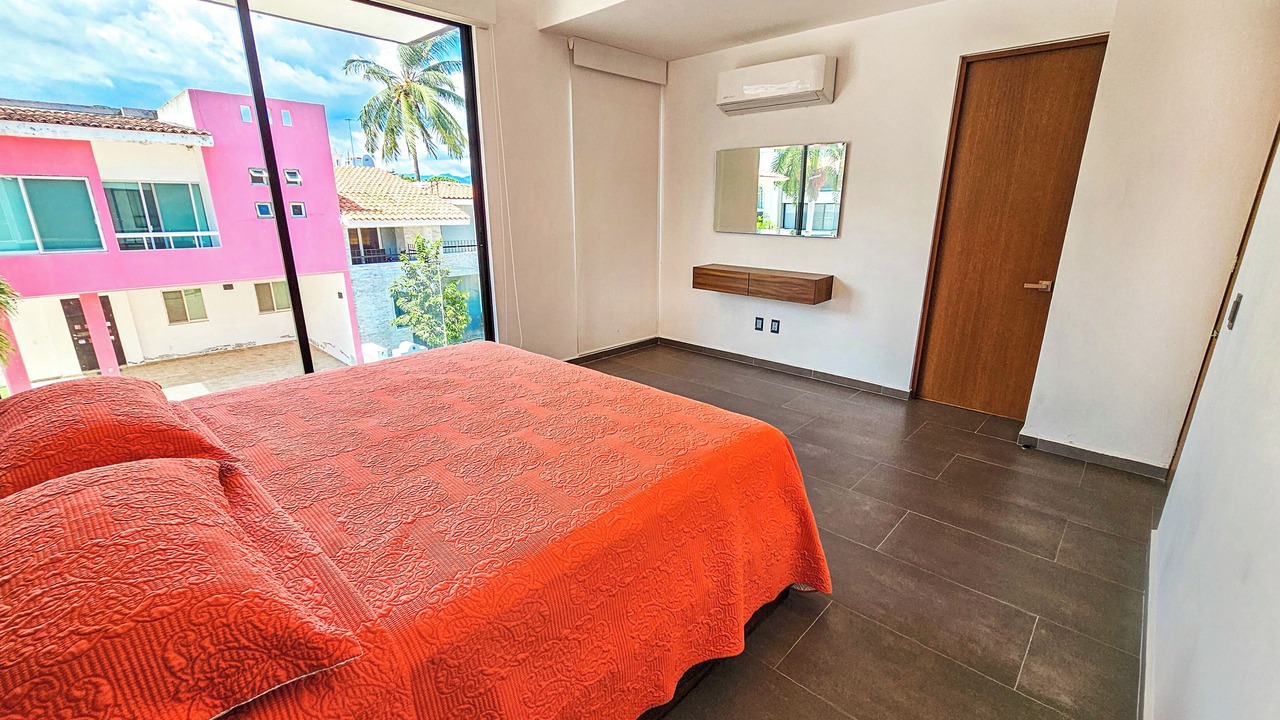 Photo of Bedroom in Flamingos