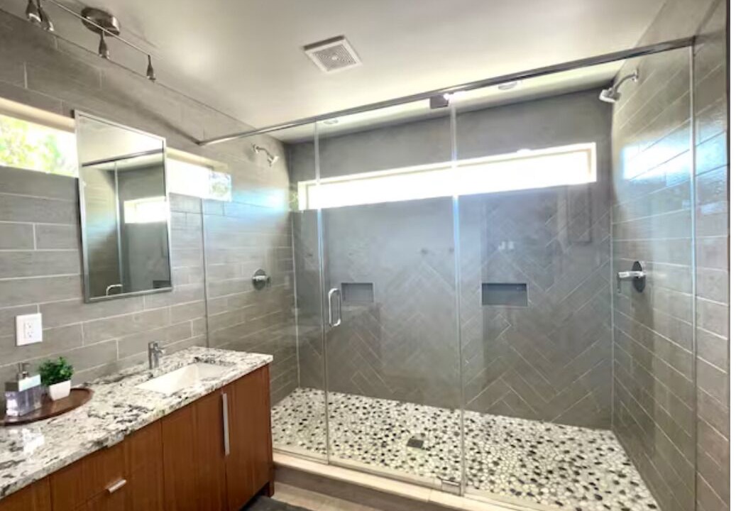 Photo of Bathroom in Holly