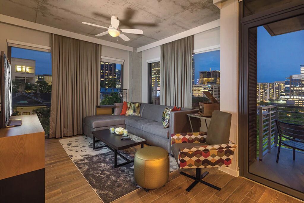 Photo of Livingroom in Civic District