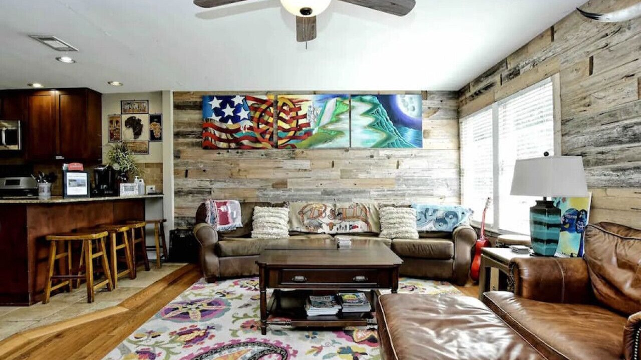 Photo of Livingroom in Barton Hills