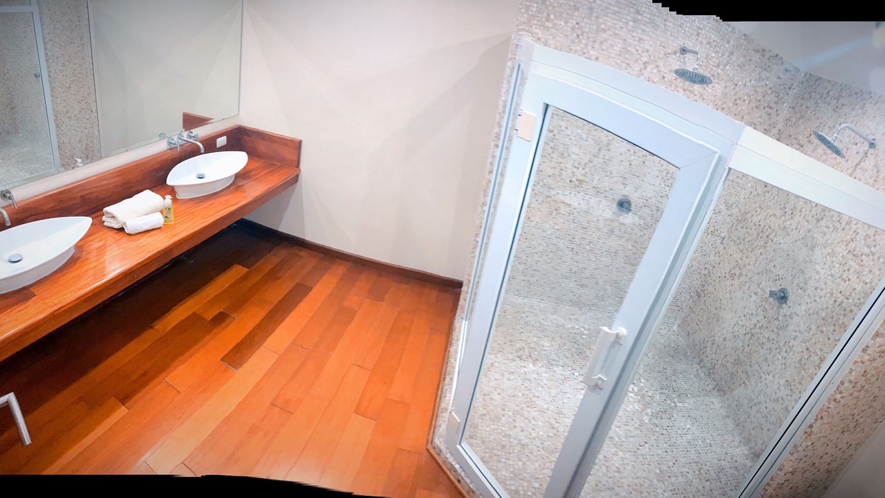 Photo of Bathroom in Zona 10