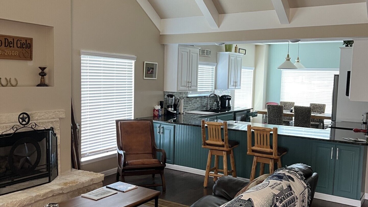 Photo of Livingroom in Granbury
