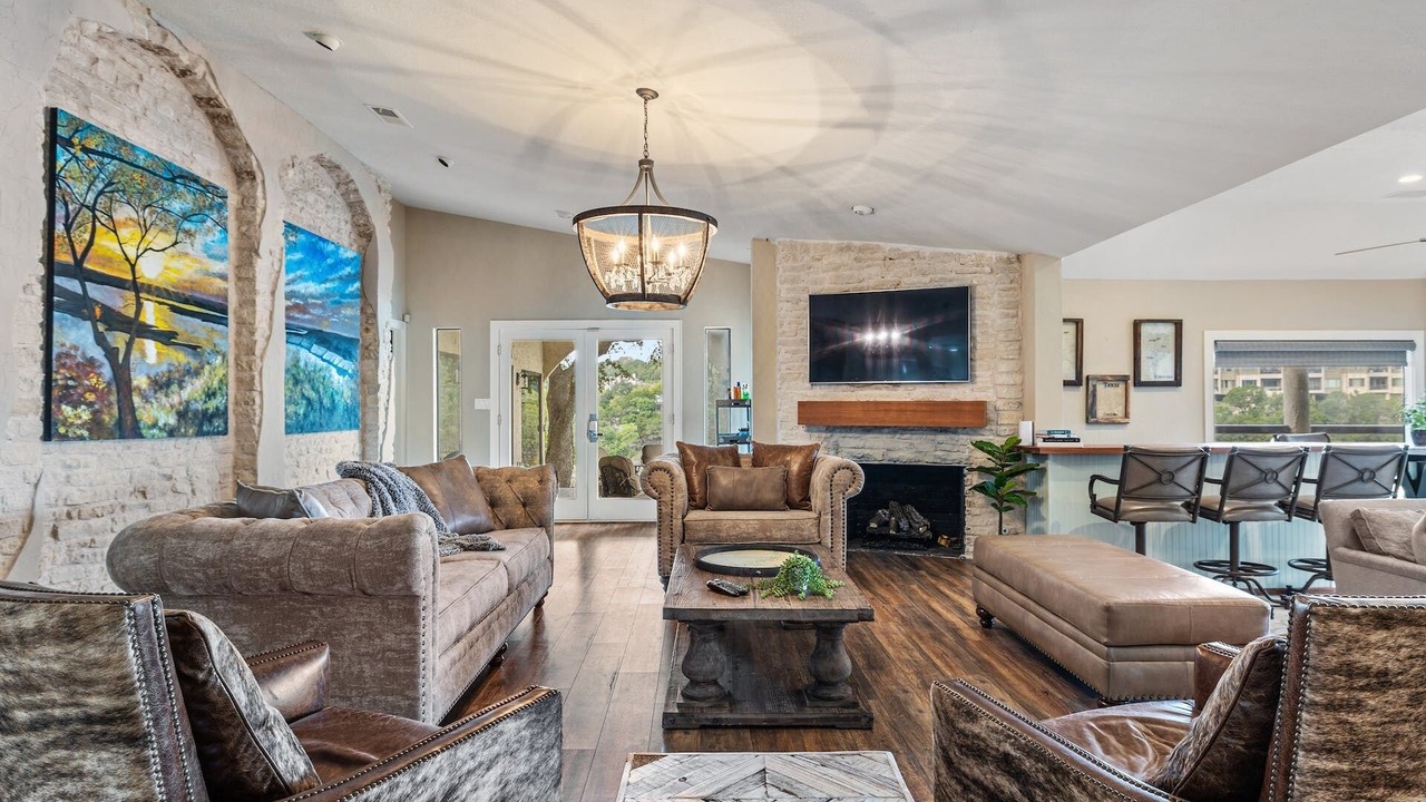 Photo of Livingroom in Lakeway