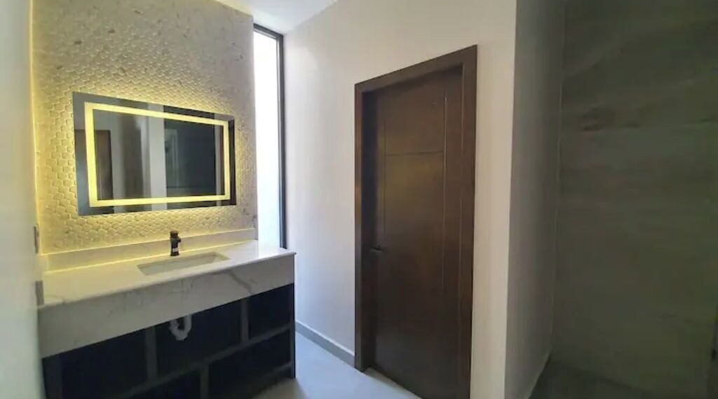 Photo of Bathroom in Laguna Shores